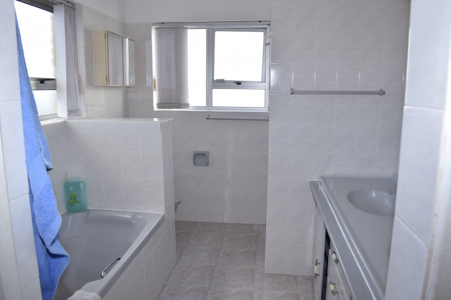 2 Bedroom Property for Sale in Struisbaai Western Cape